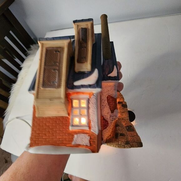 Department 56, New England Village, YANKEE JUD BELL CASTING, 5643-0 - Picture 2 of 9